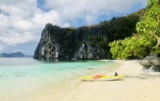 Palawan Travel Guide: Kayaking Lapus Lapus beach El Nido Palawan Philippines