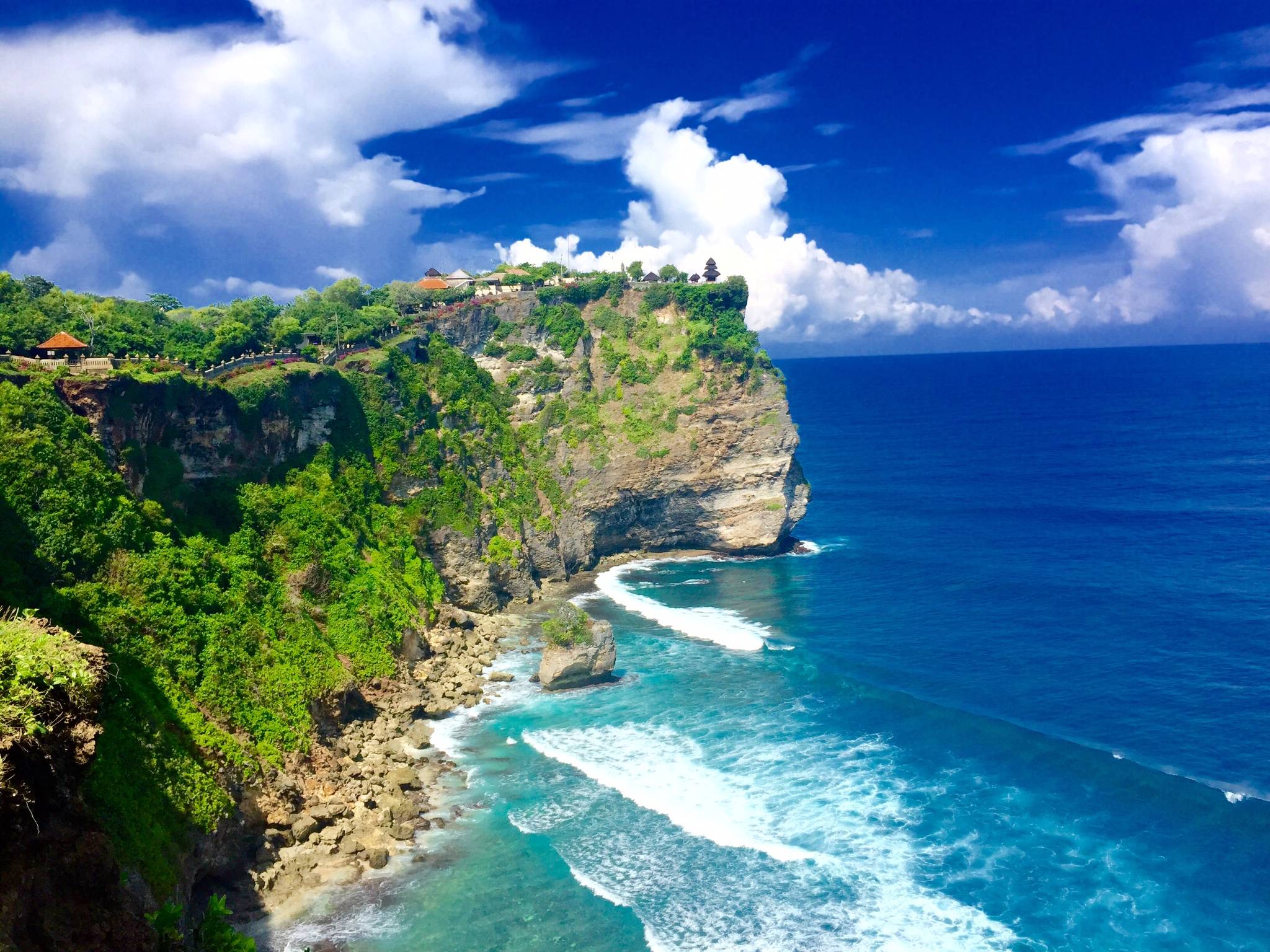 Weekend trips from Singapore - Bali Indonesia Uluwatu temple