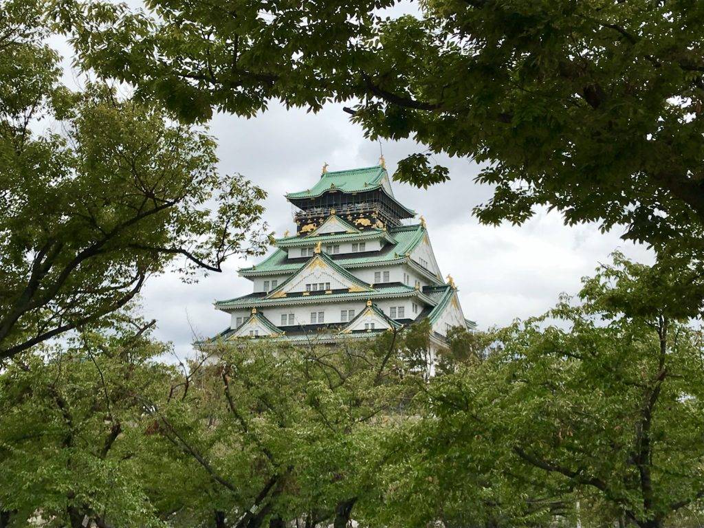 Osaka one day trip - Osaka castle views from Nishinomaru garden