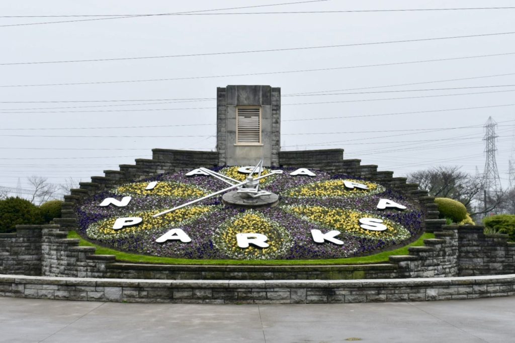 Niagara Falls floral clock